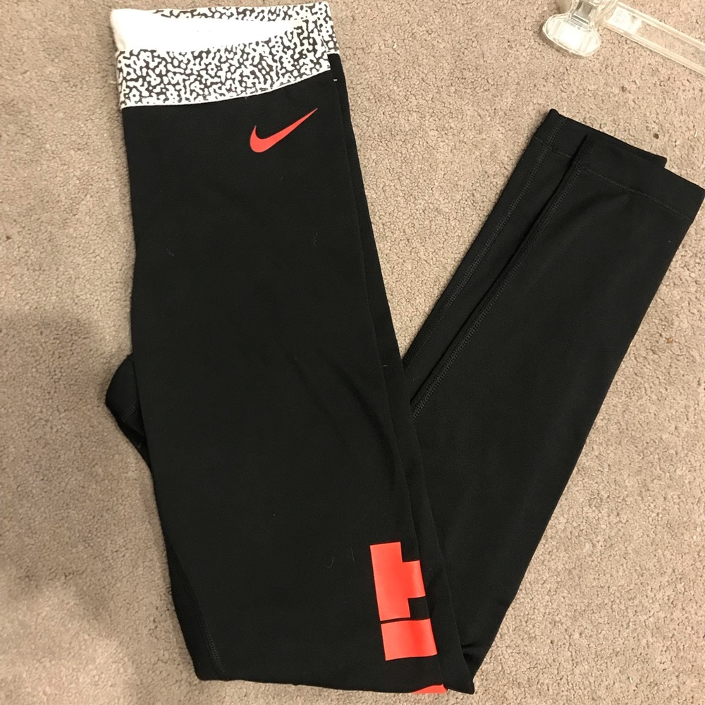 Nike dri- fit leggings